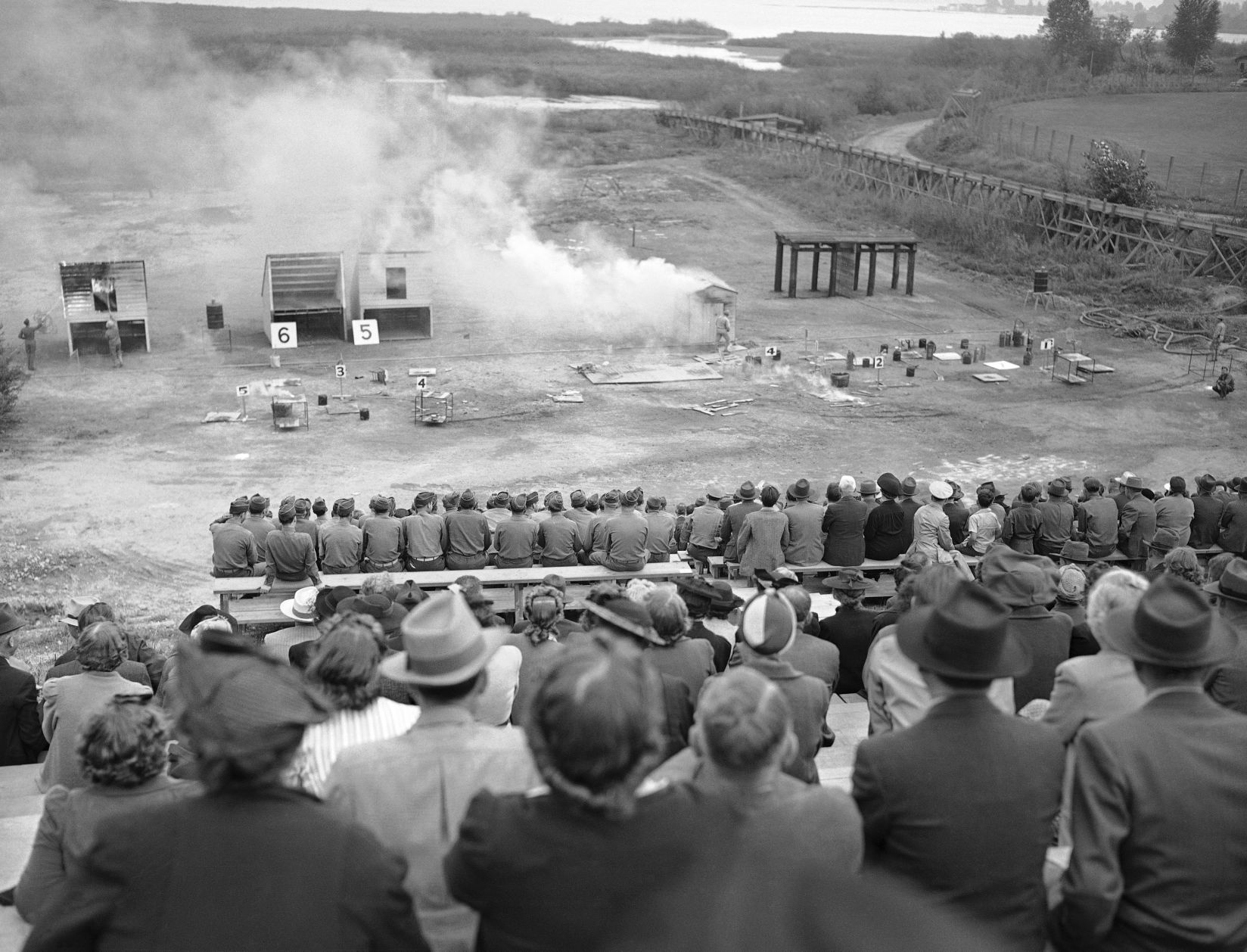 1942: Civil Defense School